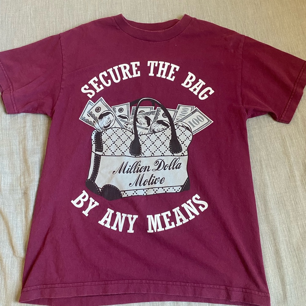 Graphic tee
